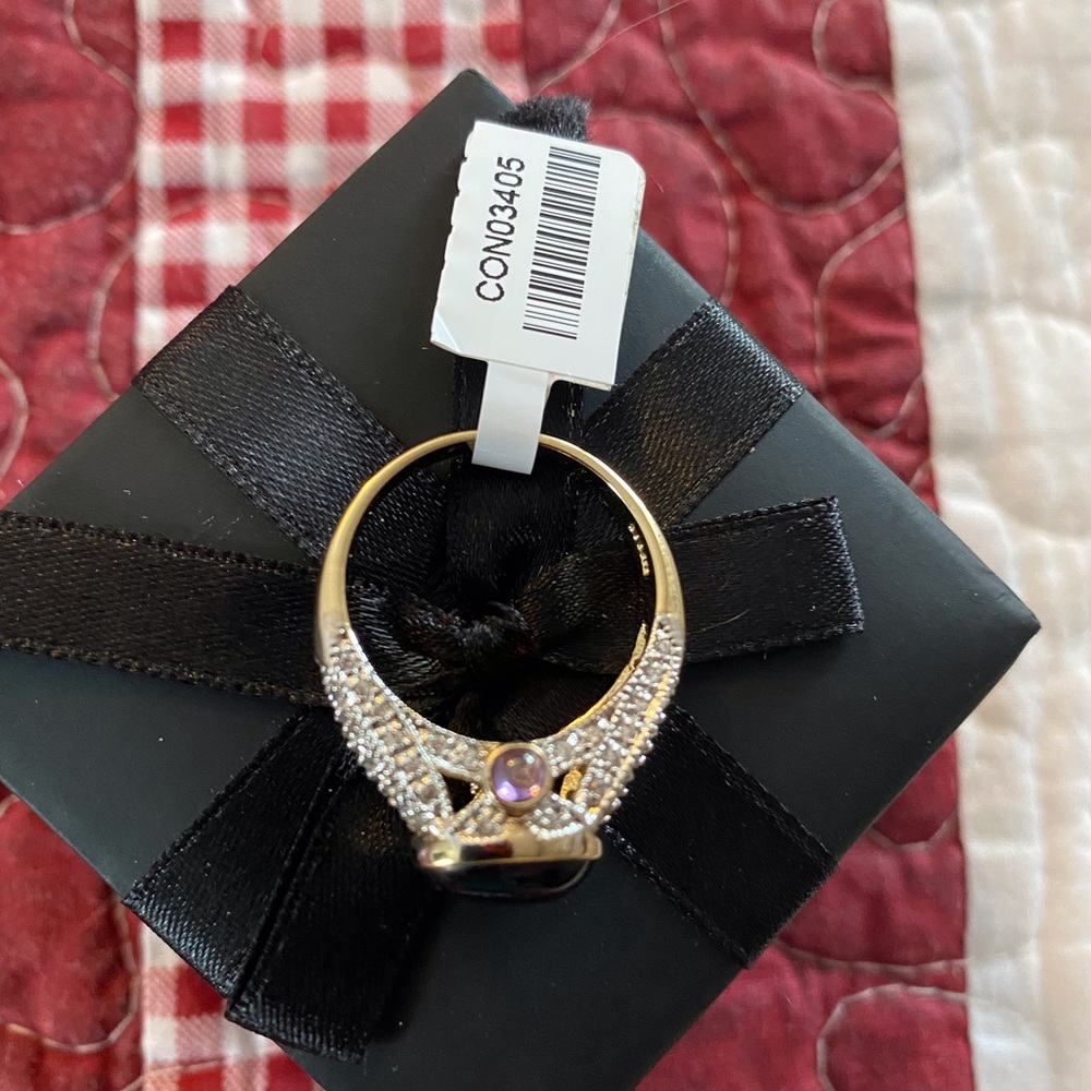 Woman’s ring - Picture 2 of 5